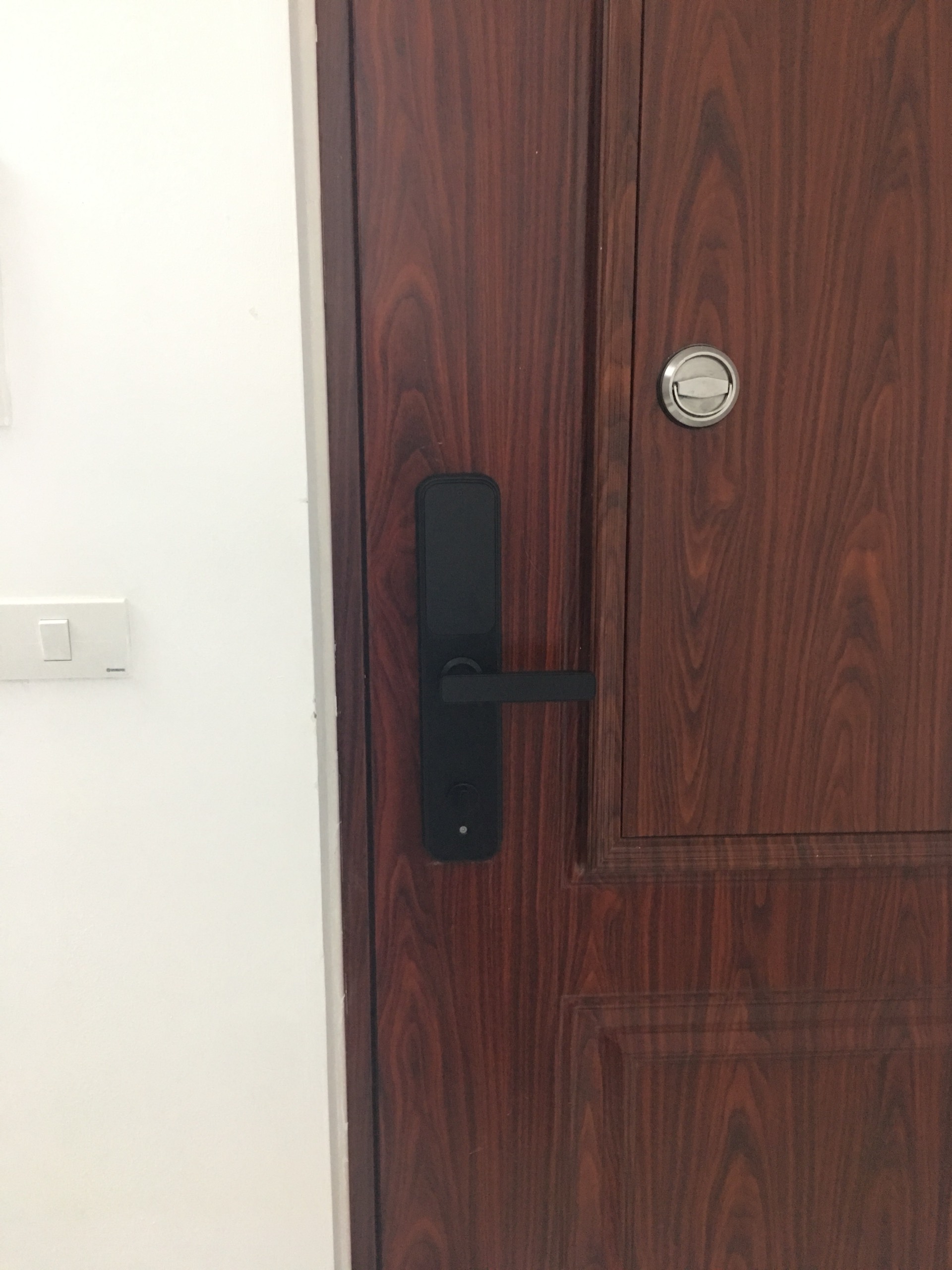 Lắp đặt khóa SELLO mở bằng vân tay cao cấp tại Rice City