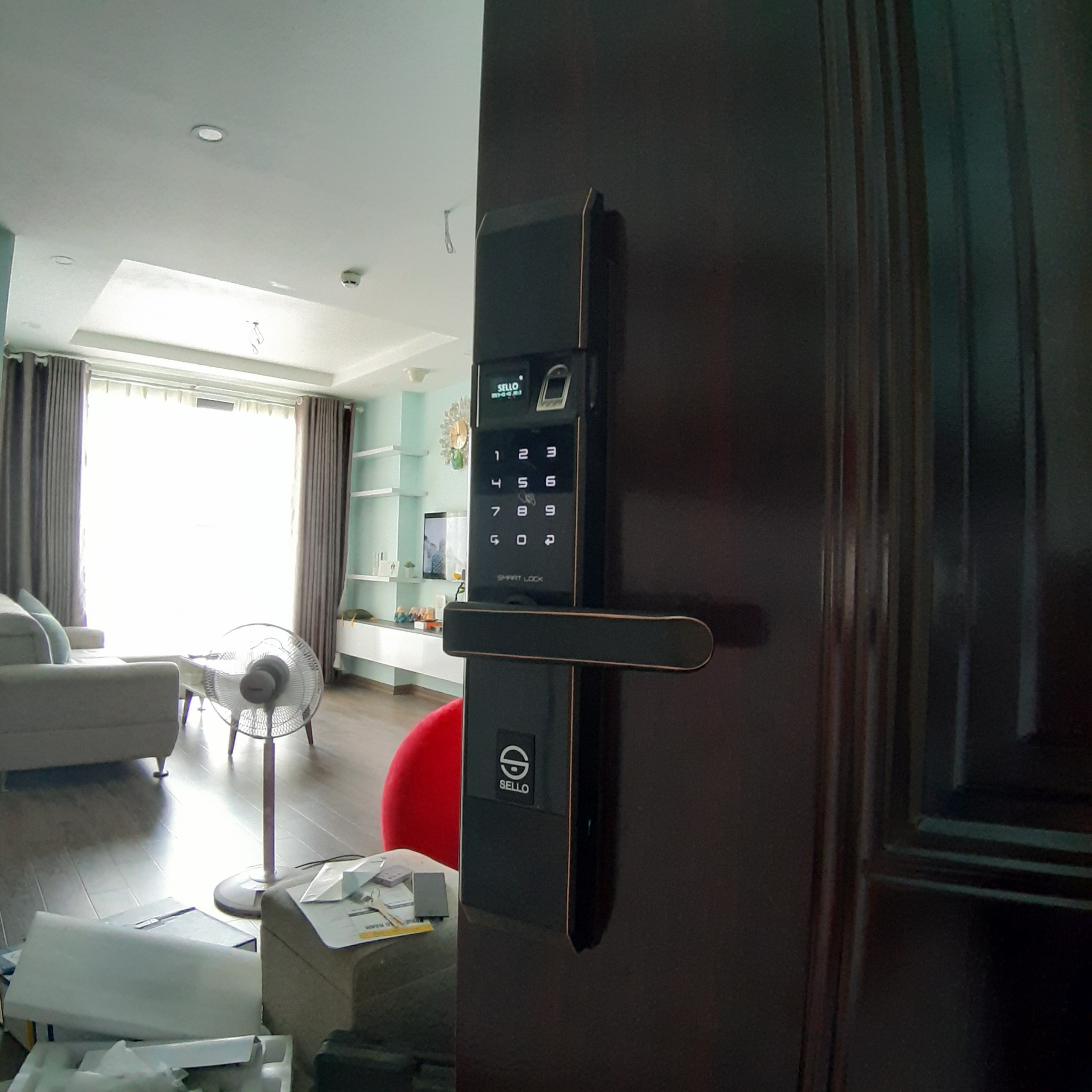 Cư dân chung cư Helios Tower - 75 Tam Trinh lắp đặt khóa SELLO