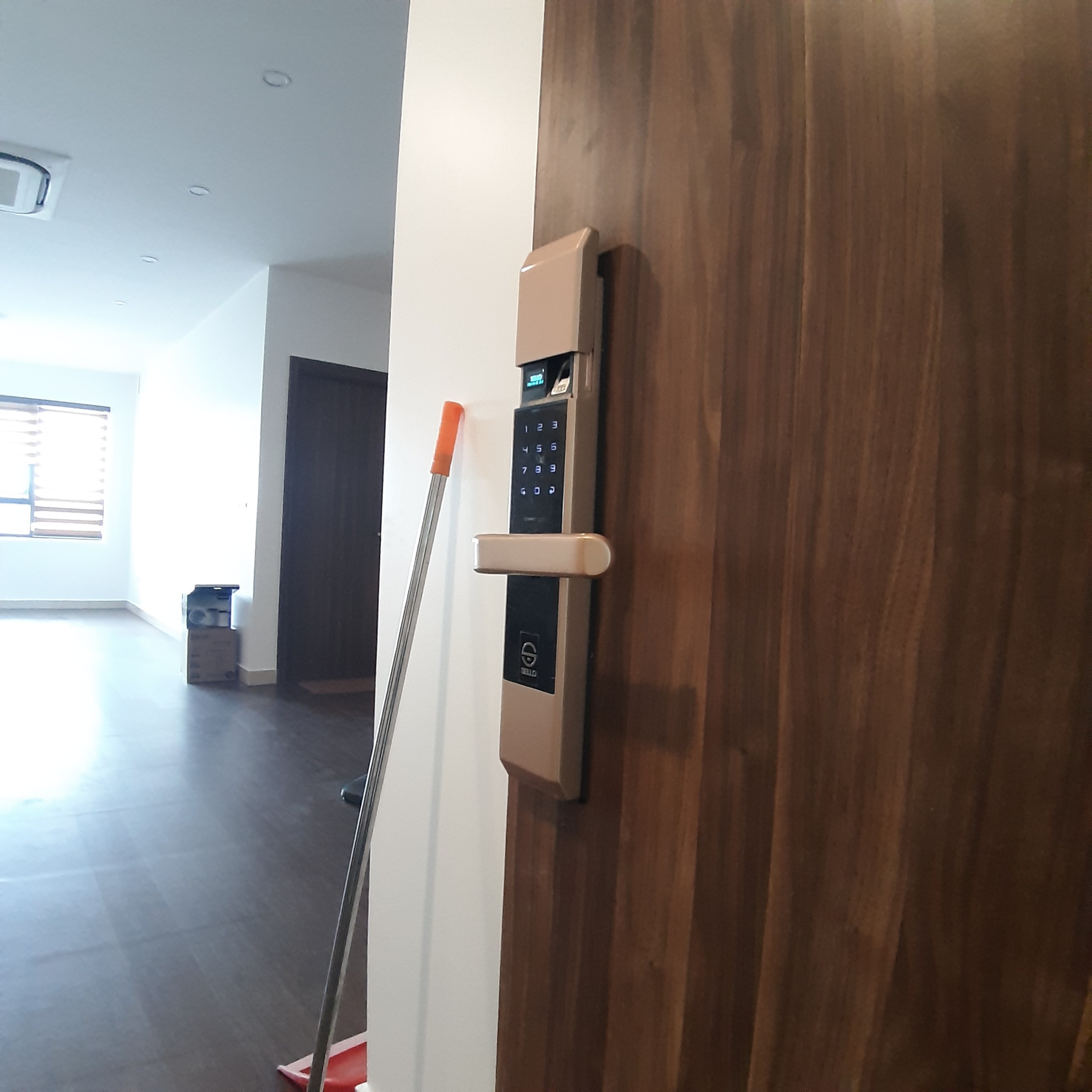 Lắp khóa SELLO tại Chung cư K35 Tân Mai - Hoàng Mai