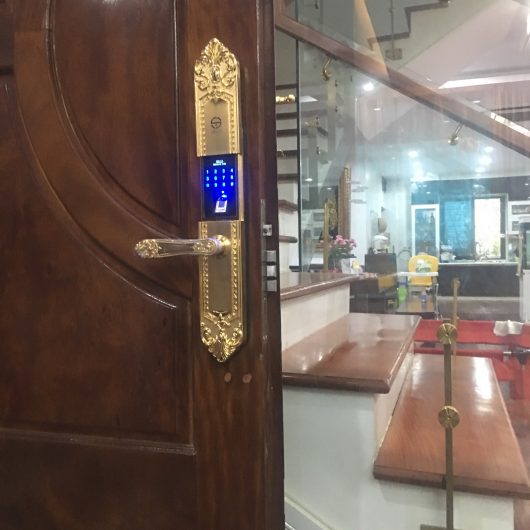 Lắp khóa SELLO V6 Gold cho gia đình anh Cường tại Mỹ Đình