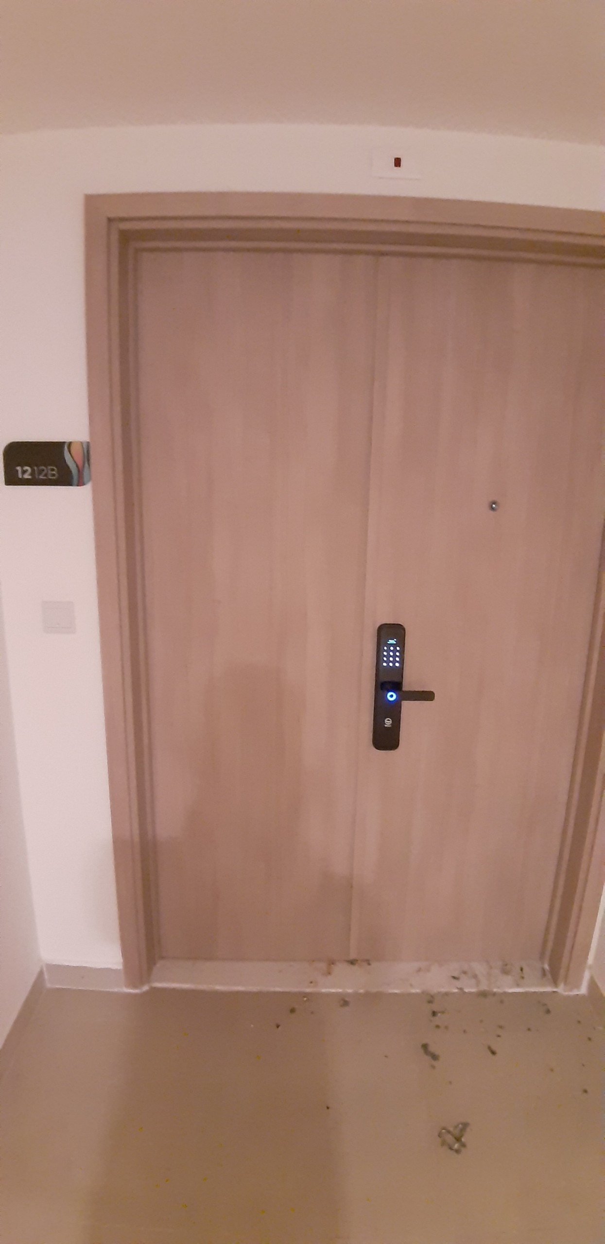 Thực hiện lắp đặt khóa cửa SELLO tại khu đô thị Ecopark