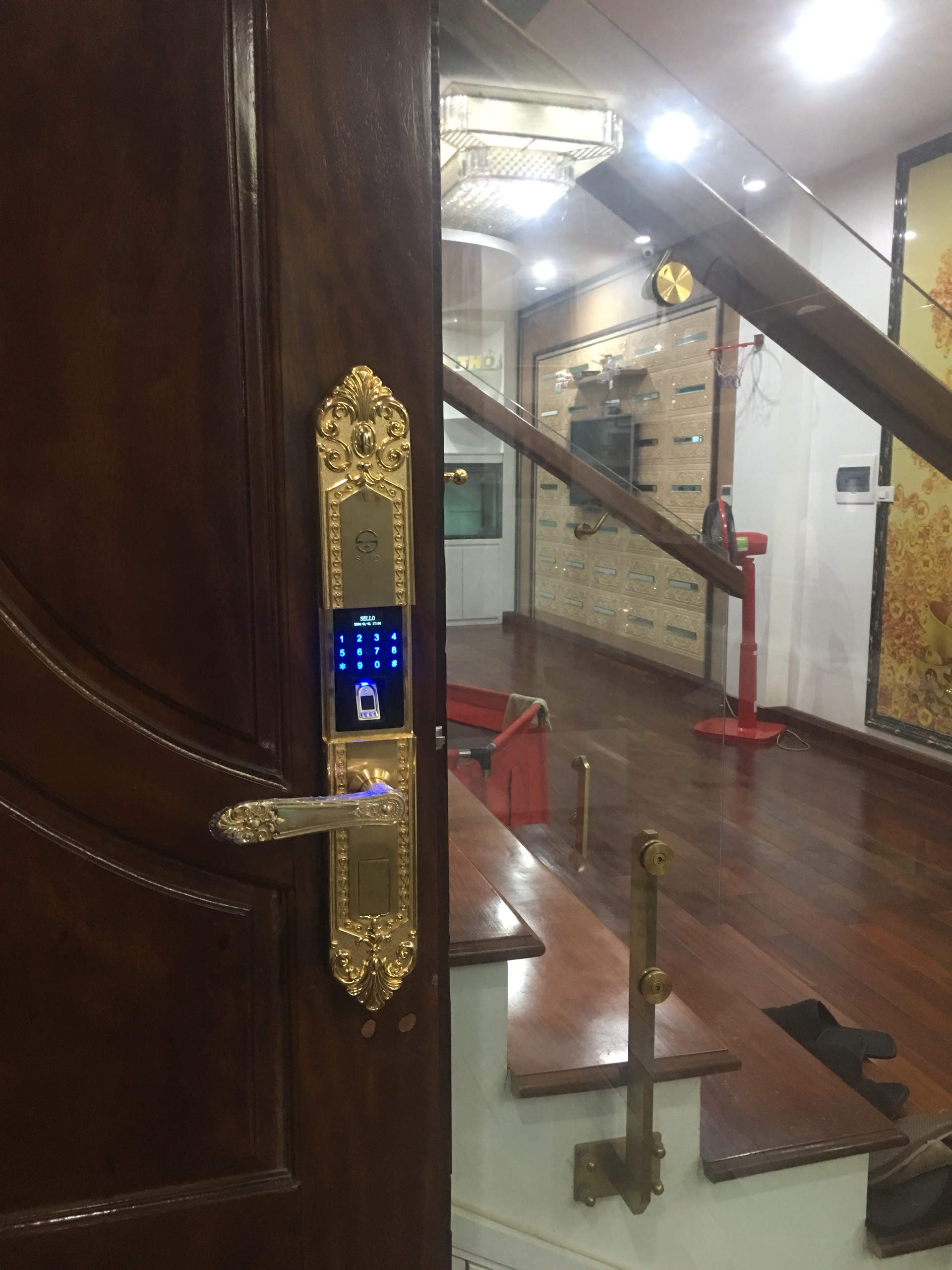 Thông tin về dòng khóa cửa SELLO