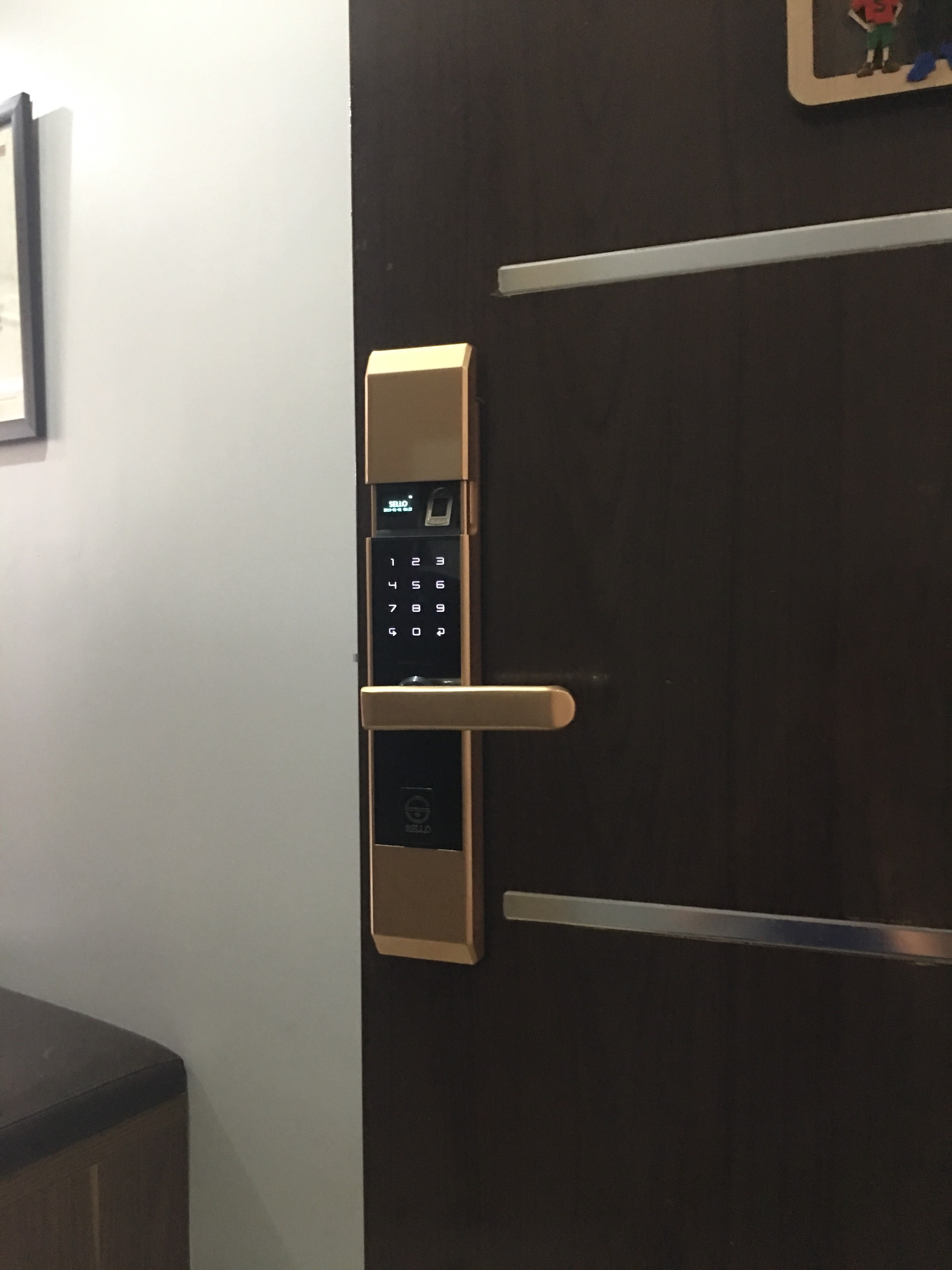 Lắp khóa SELLO cho căn 1807 tại Chung cư N04B Ngoại Giao Đoàn