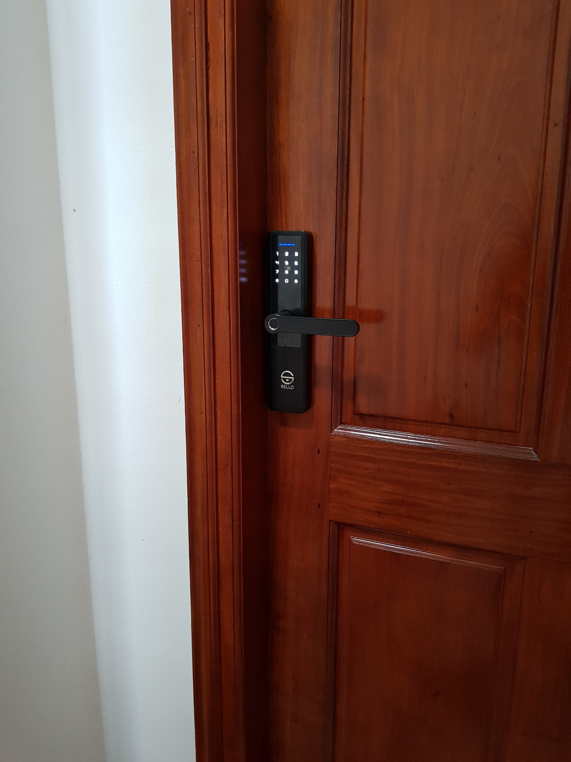 Lắp khóa SELLO K5 tại Phúc Đồng - Long Biên - Hà Nội