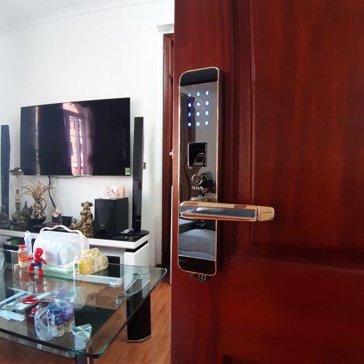 Lắp đặt khóa SELO I6 Gold tại các chung cư cao cấp