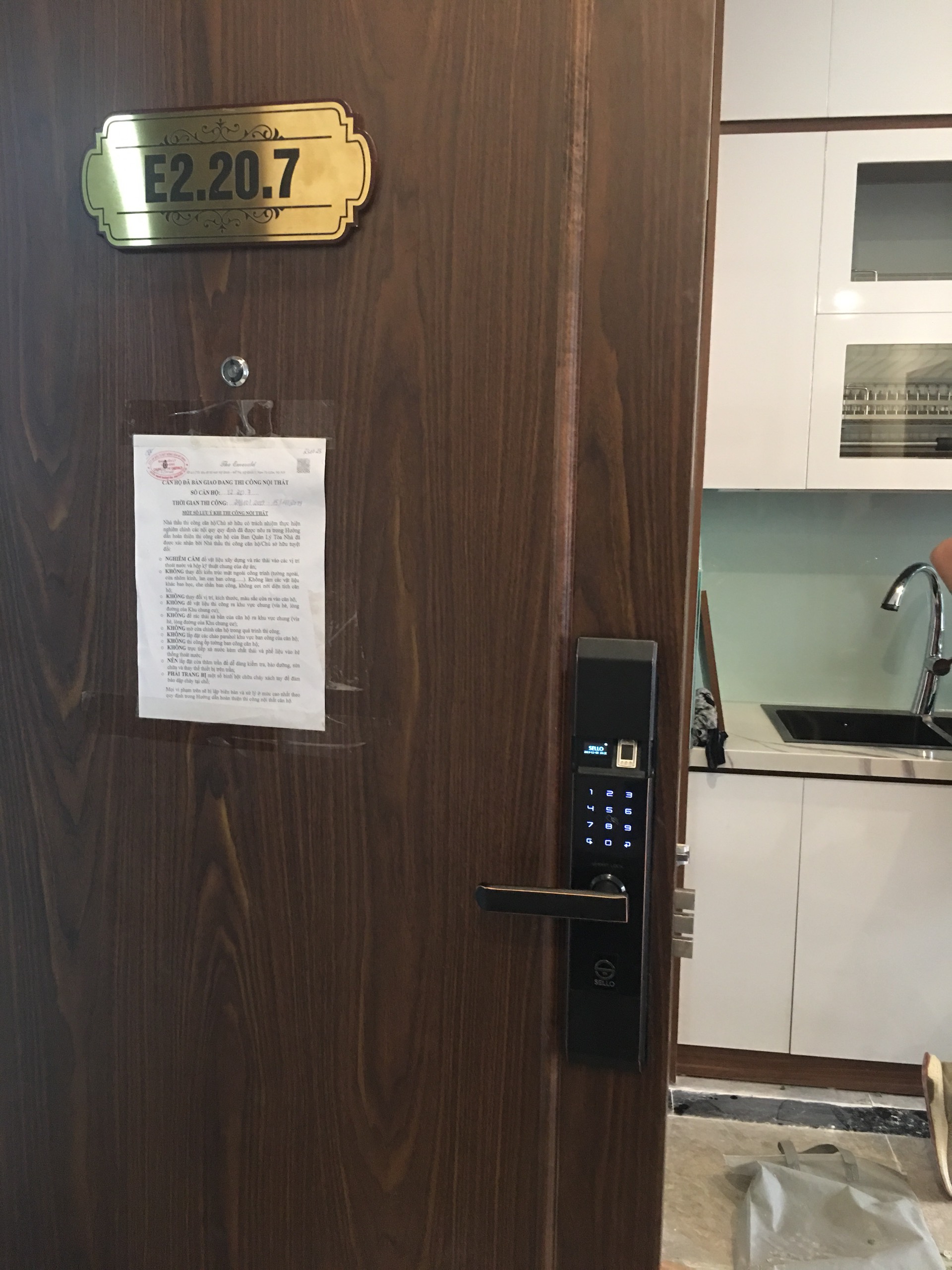 Lắp đặt khóa SELLO B101 Black tại căn E2.20.7 CT8 - Nam Từ Liêm - Hà Nội