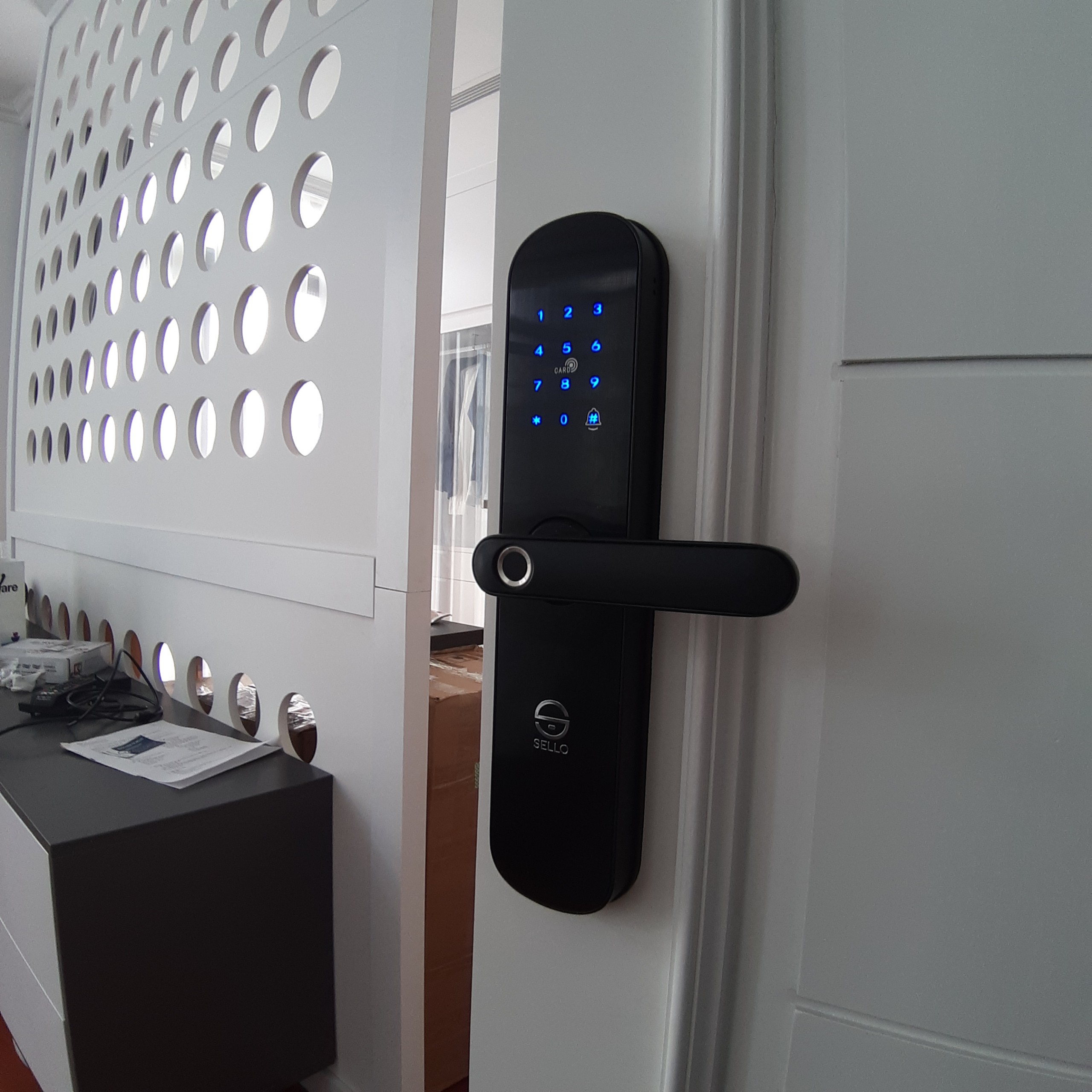 Lắp đặt khóa SELLO I2 tại chung cư Vinhomes Harmony Tulip