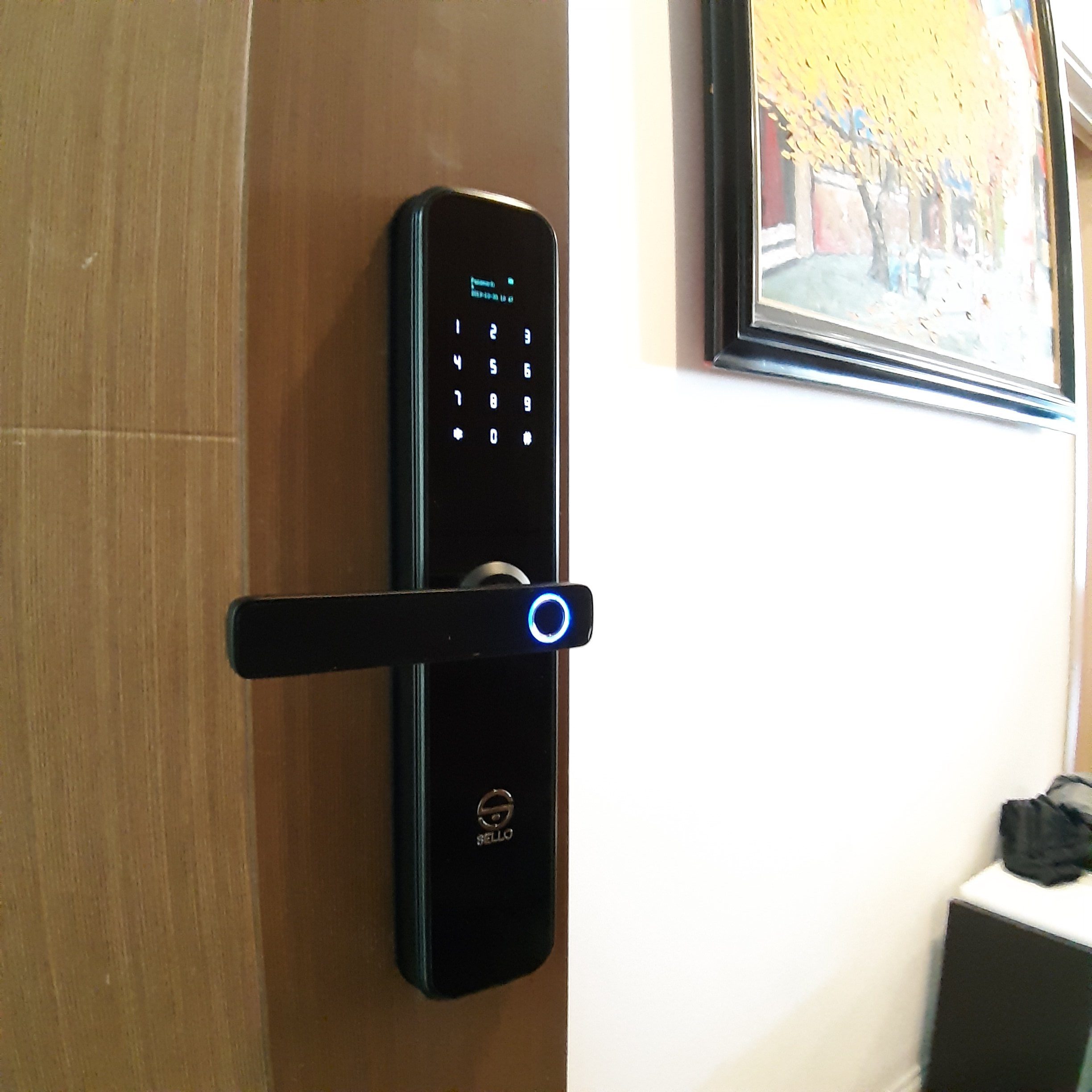 Mua khóa cửa công nghệ vân tay chất lượng ở đâu?