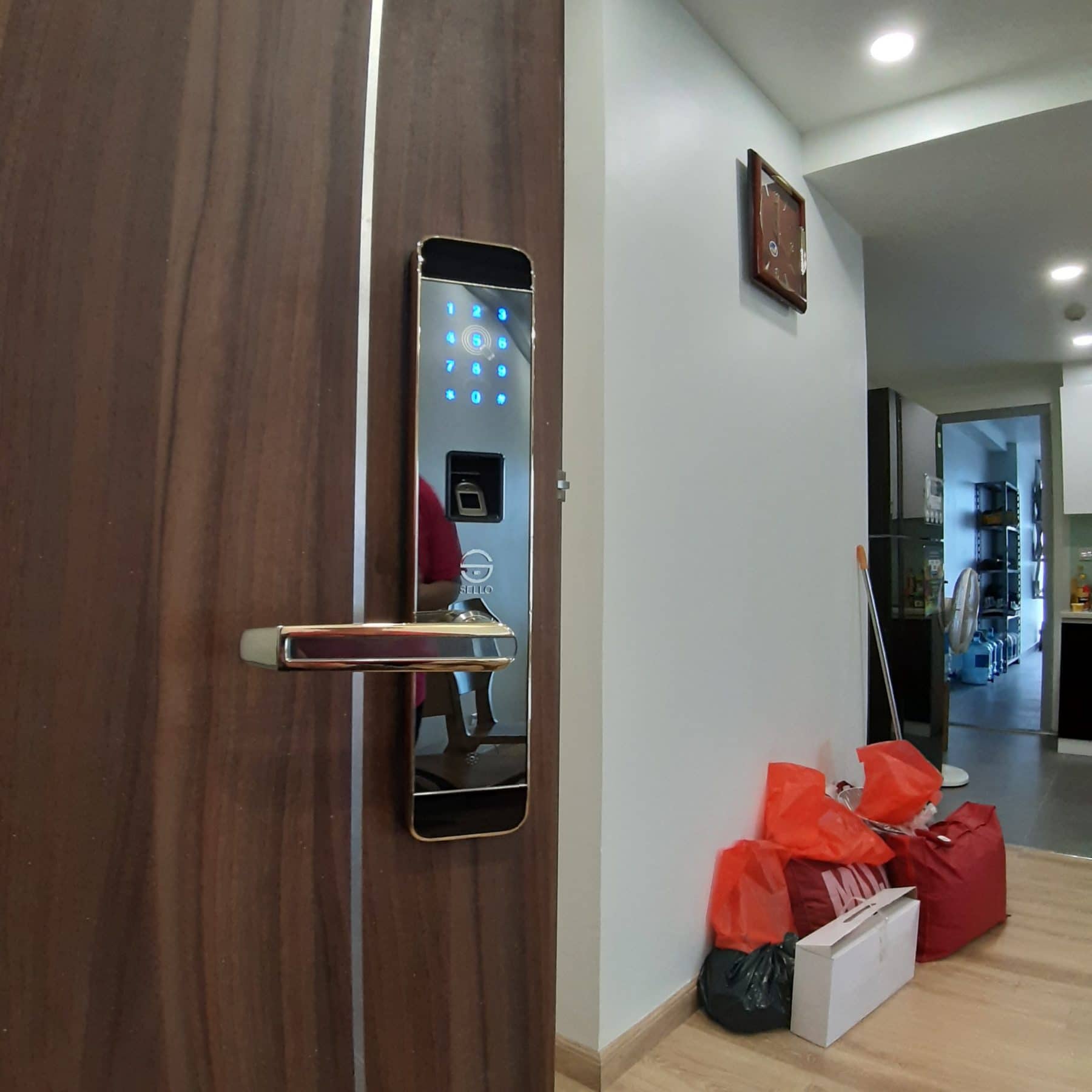 Lắp khóa SELLO I6 tại chung cư Imperial 360 Giải Phóng