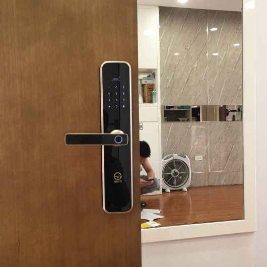 Khóa cửa mở bằng vân tay là gì? Cần lưu ý gì khi sử dụng?