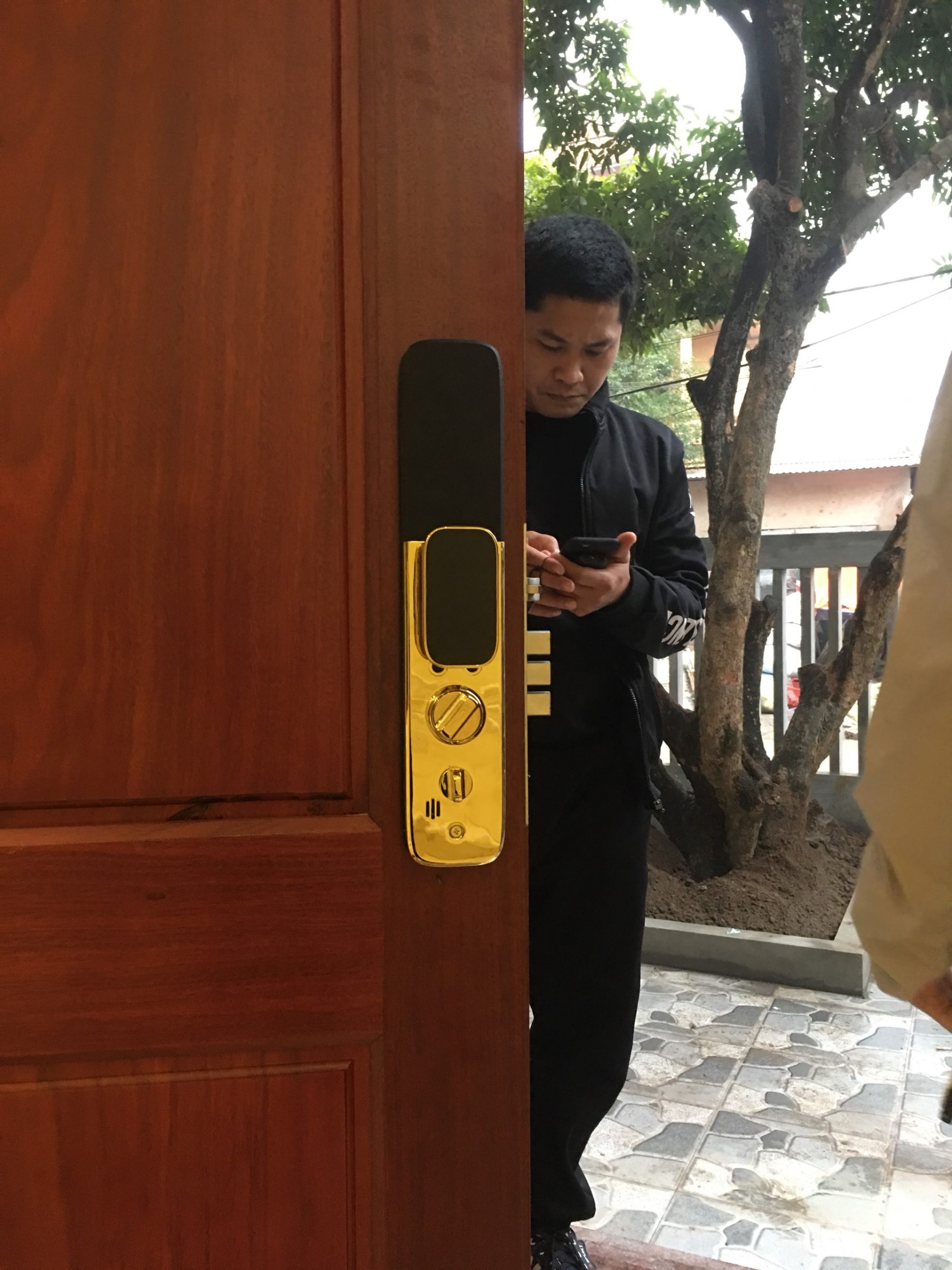 Lắp khóa cửa SELLO A6 Automatic tại Khoái Châu- Hưng Yên