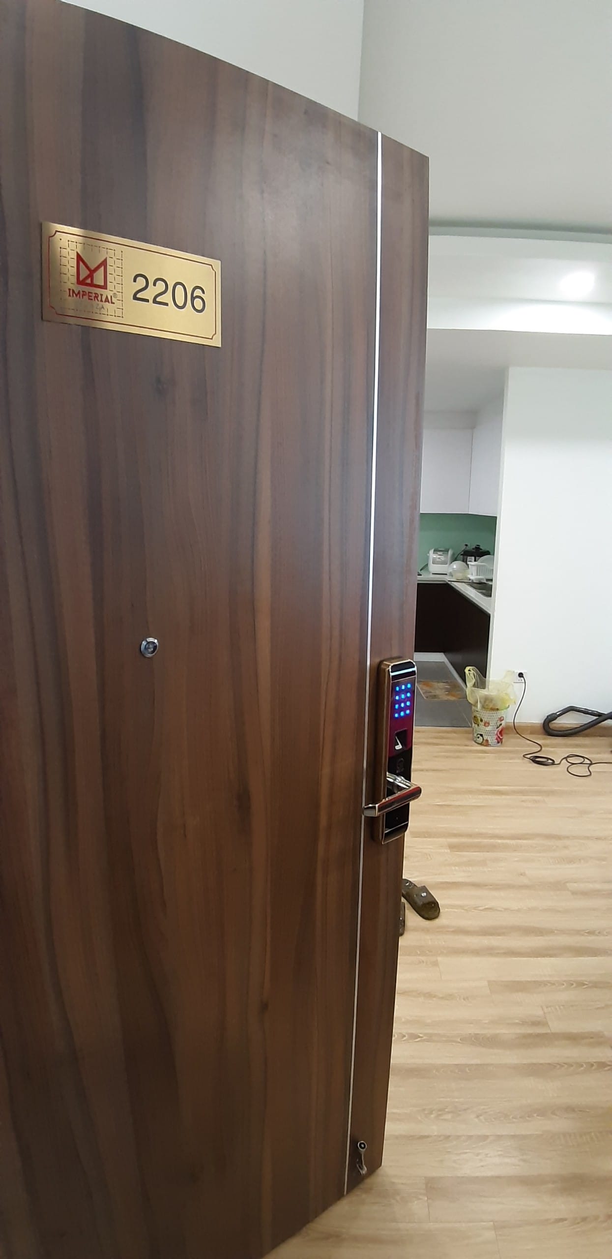 Lắp khóa SELLO I6 tại chung cư Imperial 360 Giải Phóng