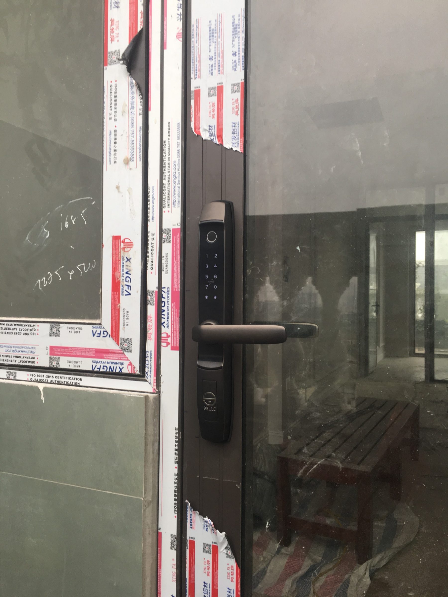 Lắp đặt khoá SELLO A1 cho cửa nhôm kính tại Đại Mỗ