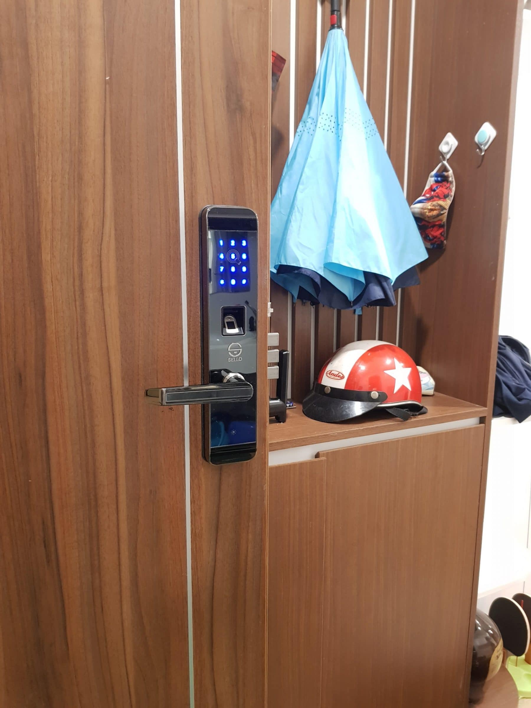 Lắp đặt khóa cửa SELLO I6 tại Chung cư Imperial 360 Giải phóng