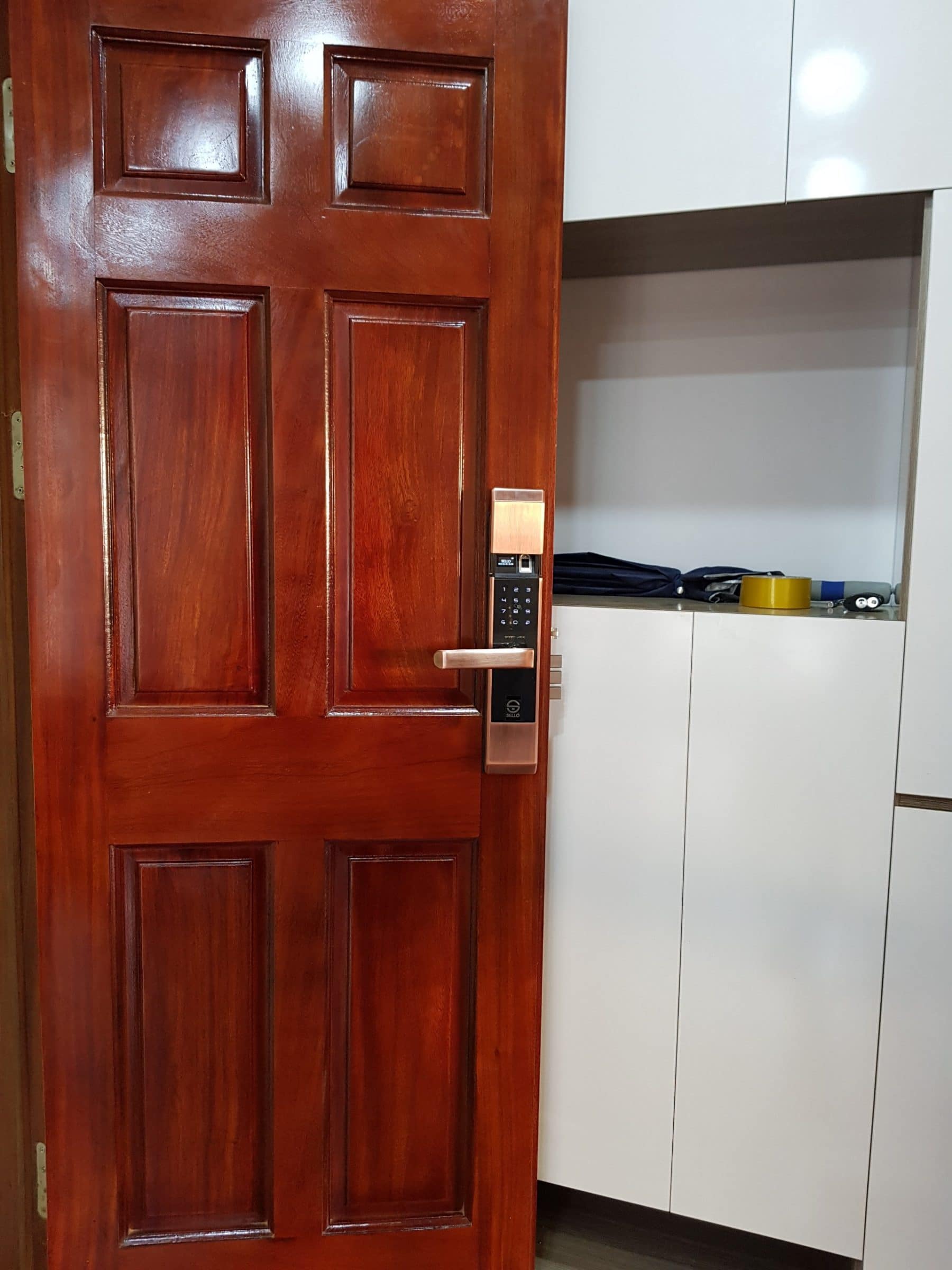 Lắp đặt khóa SELLO B101 Đồng tại chung cư Xuân Phương Quốc Hội