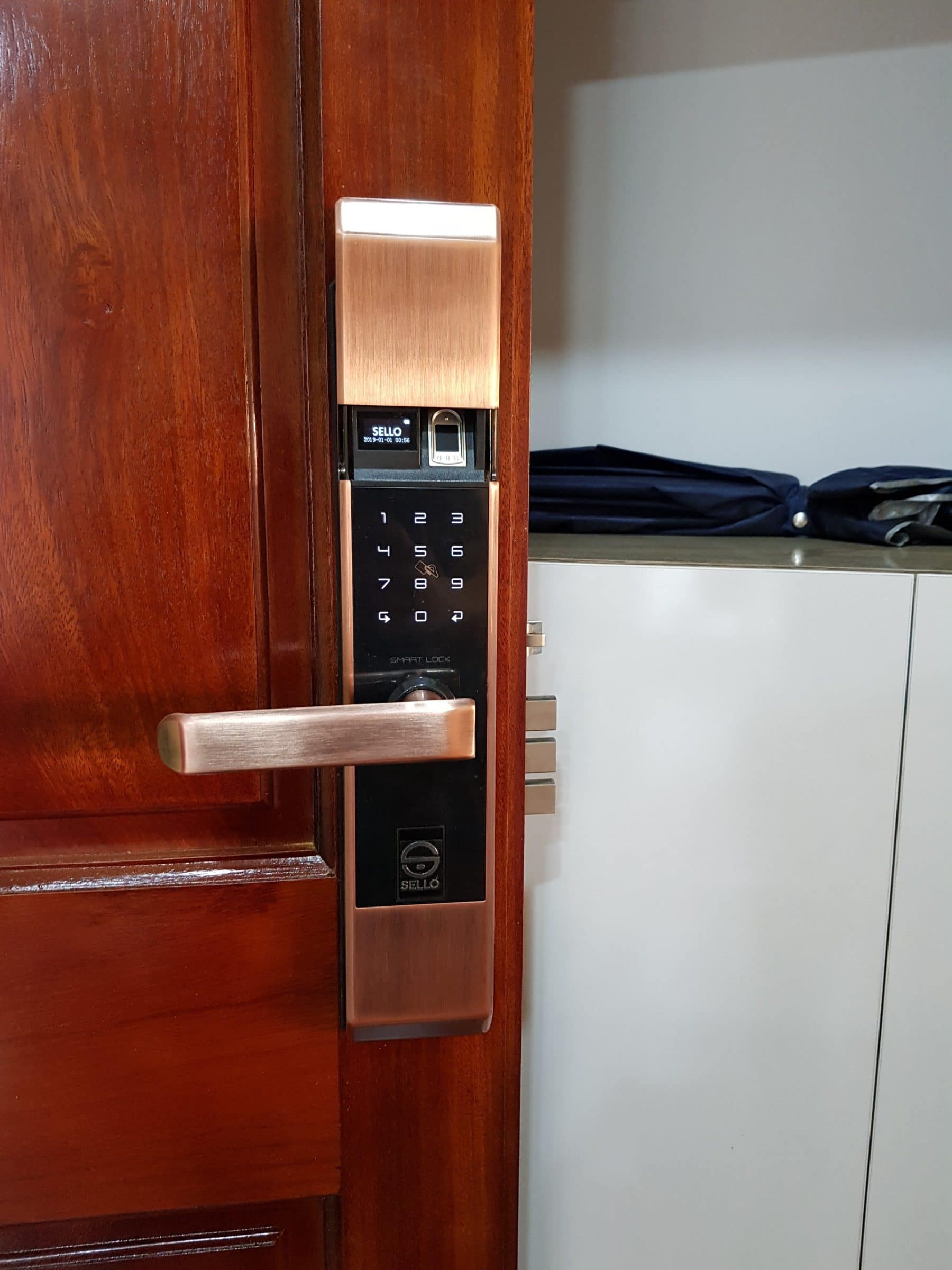 Lắp đặt khóa SELLO B101 Đồng tại chung cư Xuân Phương Quốc Hội