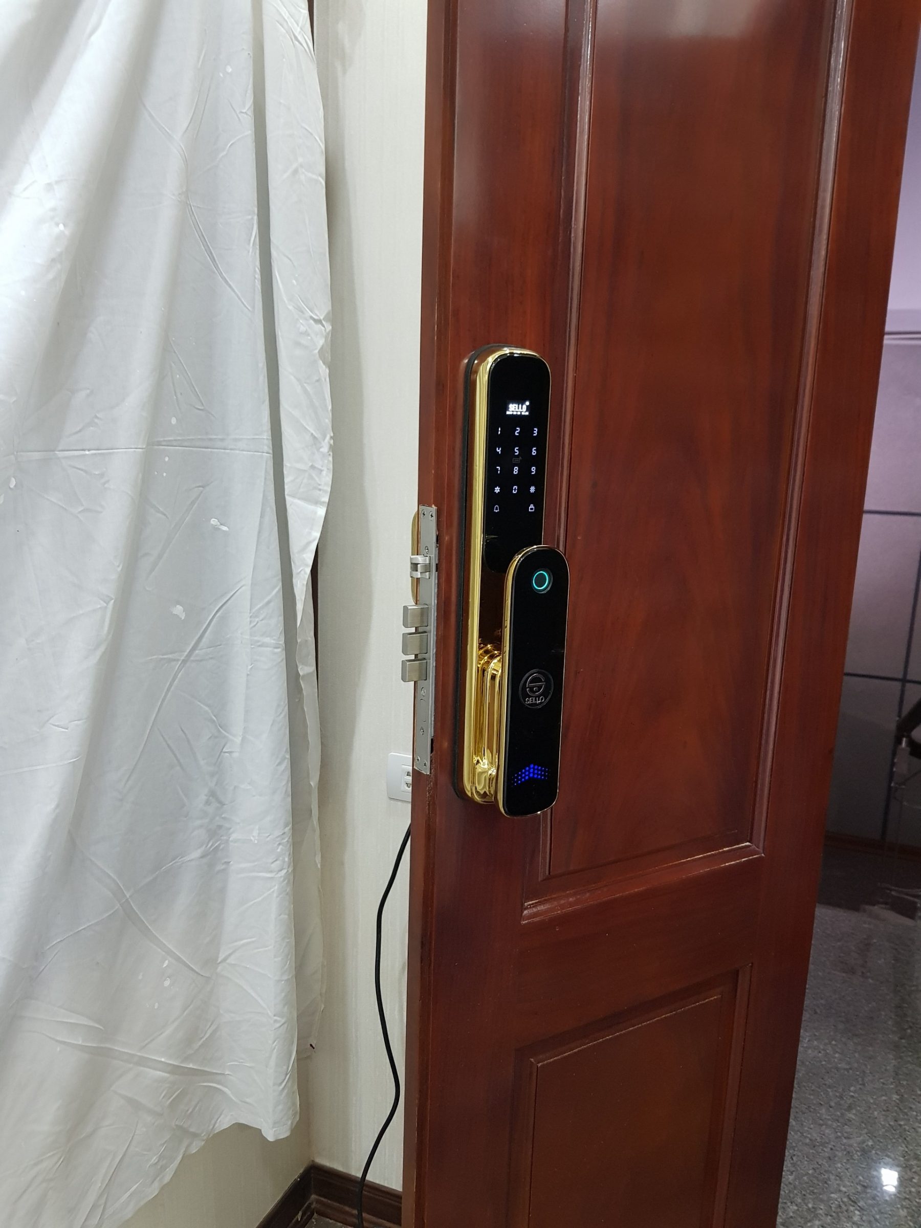 Lắp đặt khóa cửa SELLO A6 tại khách sạn Hacinco - Hà Nội