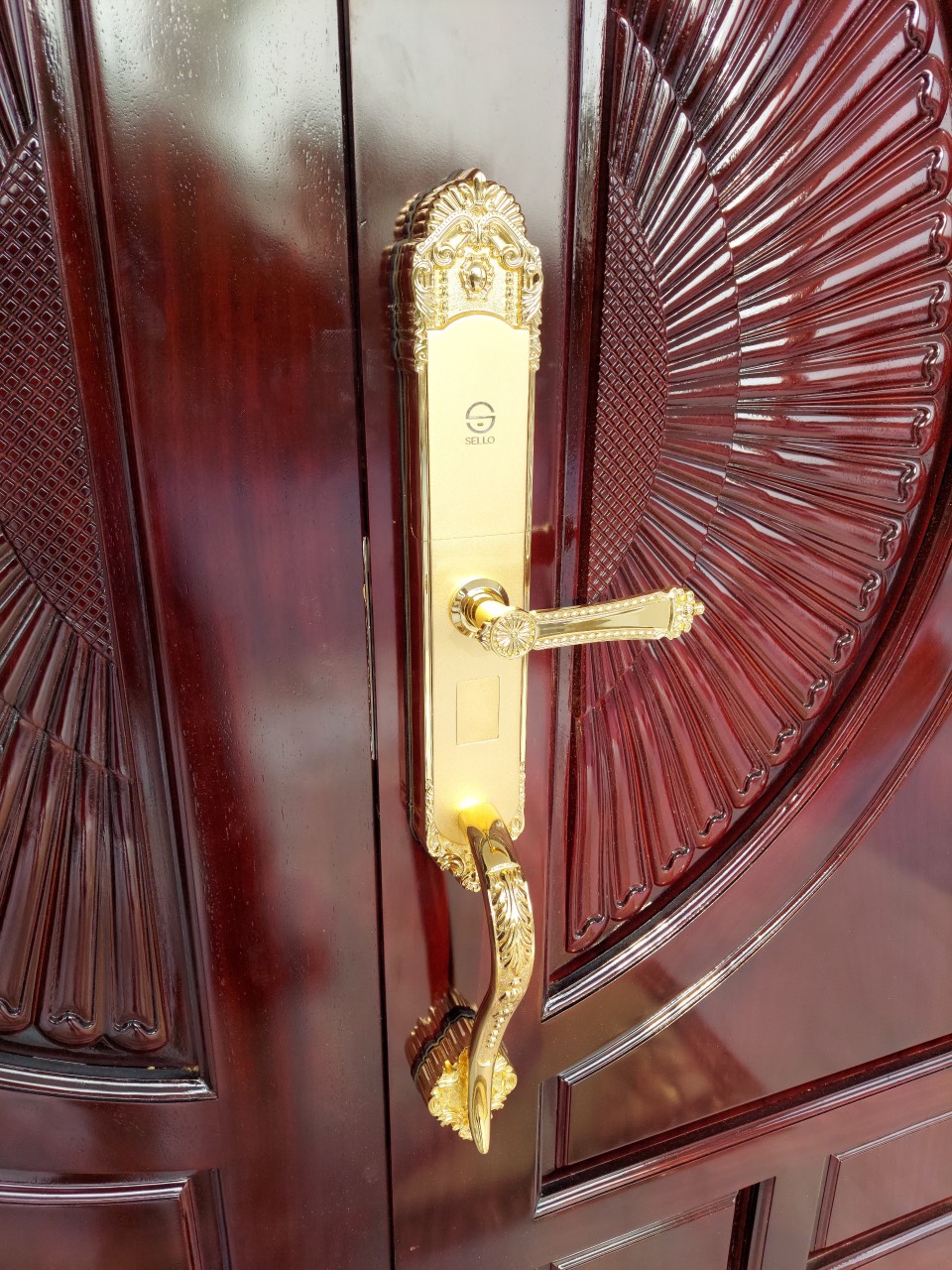 Khoá cửa SELLO V68 đồng thau