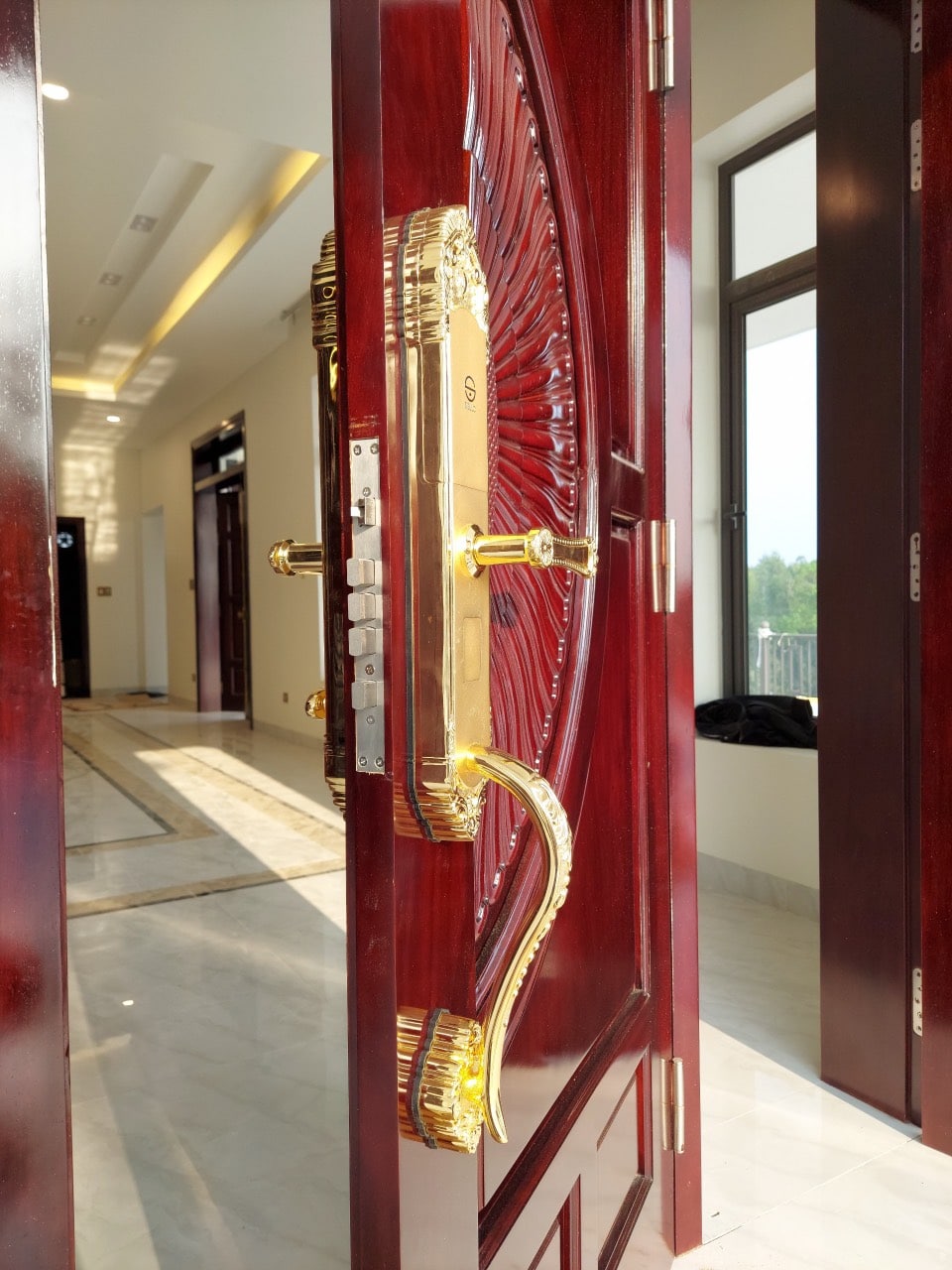 Khoá cửa SELLO V68 đồng thau