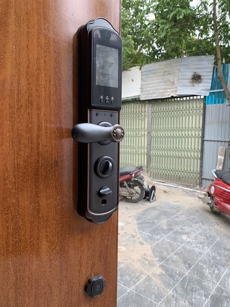 Lắp đặt khóa SELLO V9C cho Anh Thiện tại Âu Cơ, Tây Hồ, Hà Nội