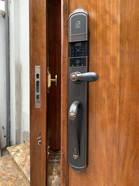 Lắp đặt khóa SELLO V9C cho Anh Thiện tại Âu Cơ, Tây Hồ, Hà Nội