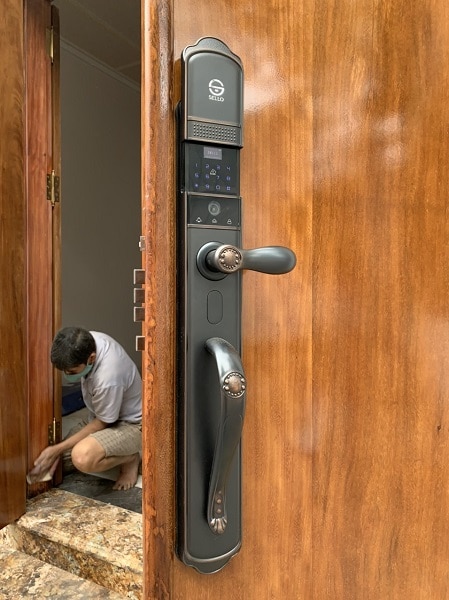 How To Lock Pantry Door